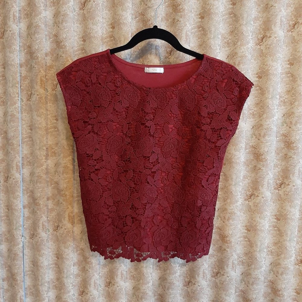 Dk red lace front sleeveless tee size M